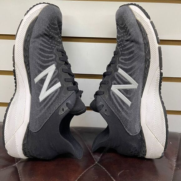 New Balance Fresh Foam 860v11 Women's Running Shoes Size 8 B Black - Picture 5 of 9